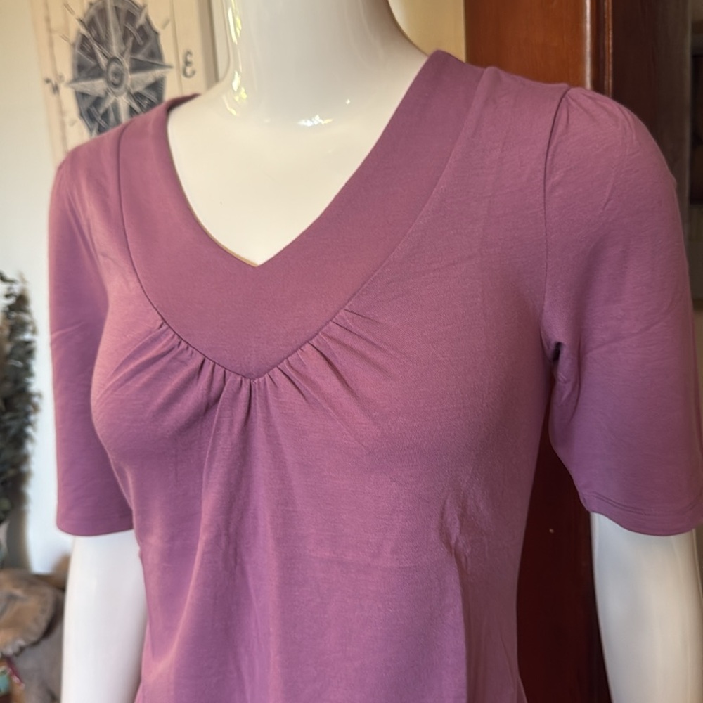 NWt northern reflections size small Women's V-Neck Pink Top